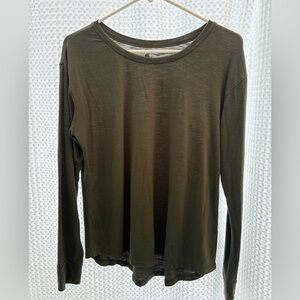 Long sleeve yoga/athletic/stretchy top